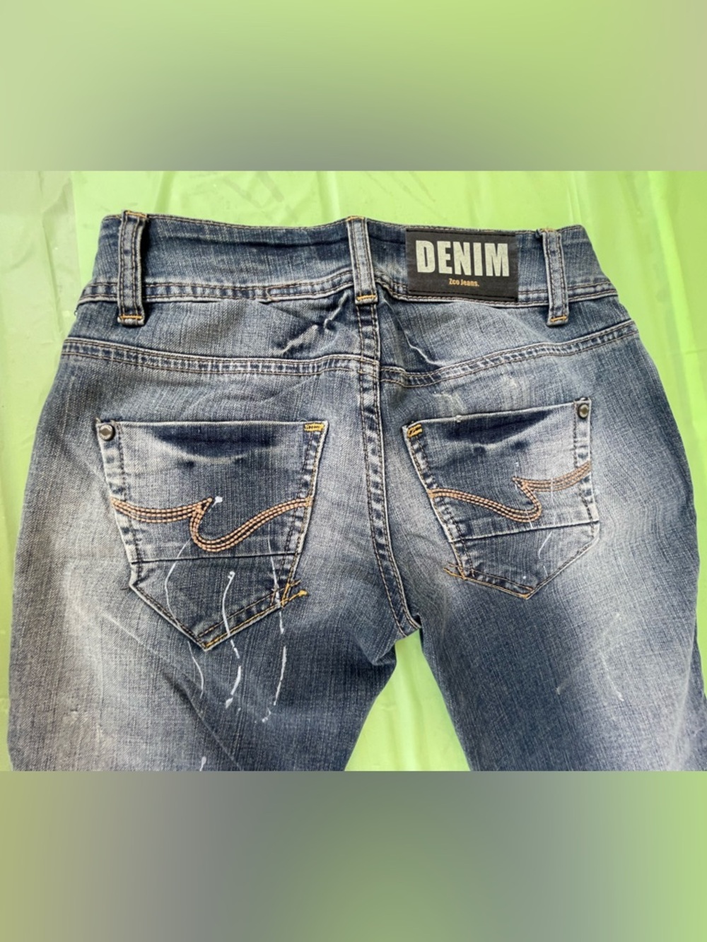 LOW RISE Z Co PREMIUM CAPRI,DISTRESS JEANS SIZE 0 JUNIORS
